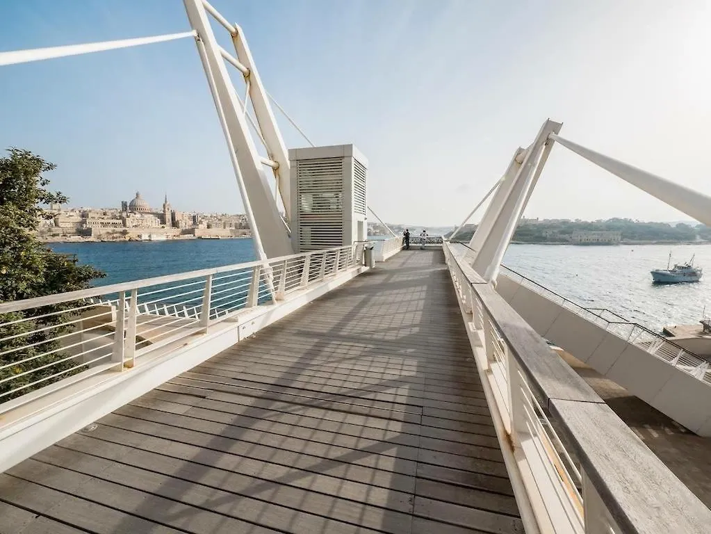 Seafront Lux Apart Inc Pool, Upmarket Area Sliema