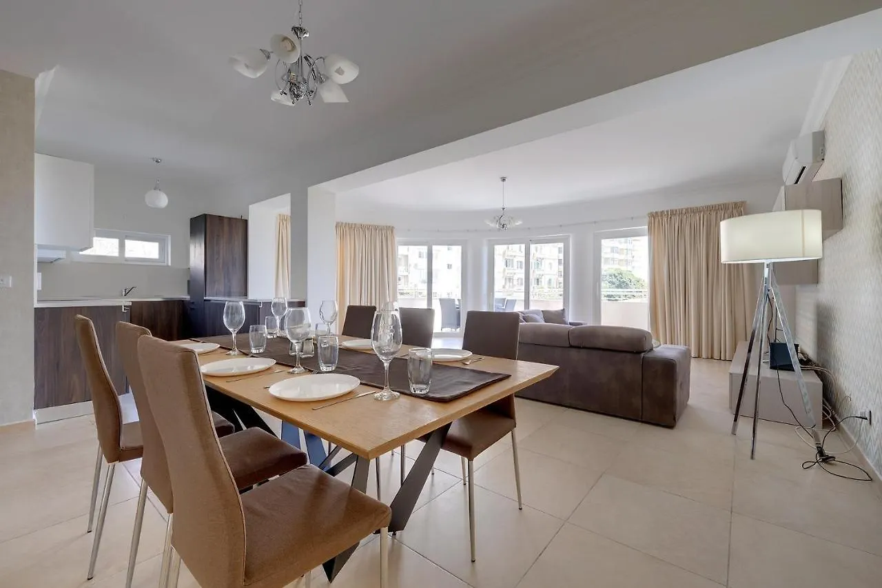 Seafront Lux Apart Inc Pool, Upmarket Area スリーマ 0*,