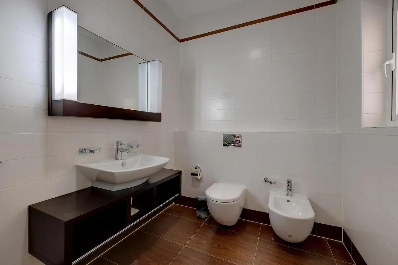Seafront Lux Apart Inc Pool, Upmarket Area スリーマ 0*,